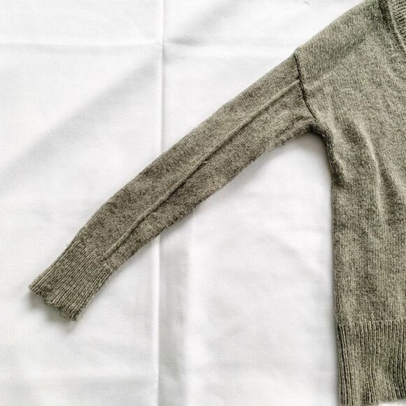 Madewell v-neck gray sweater - XS - Picture 4 of 10